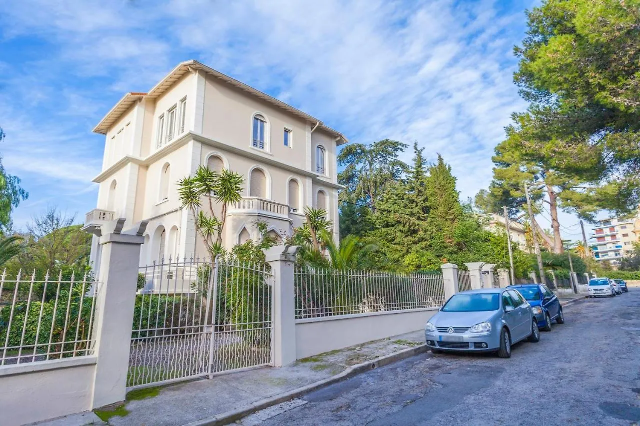 Close Croisette-Modern-A/C-Congress-Beaches Cannes